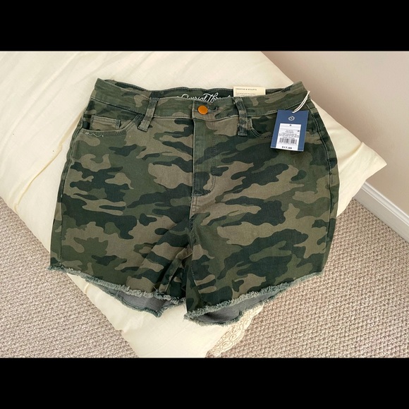Frayed Hem Camo Shorts | Poshmark